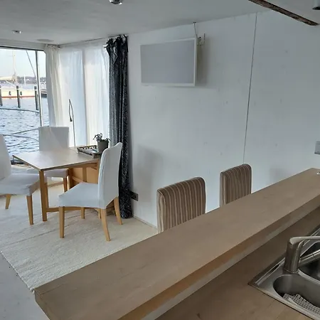 Habitide - Unikates öko-natur-hausboot - Ostsee-fjord Schlei Apartment *